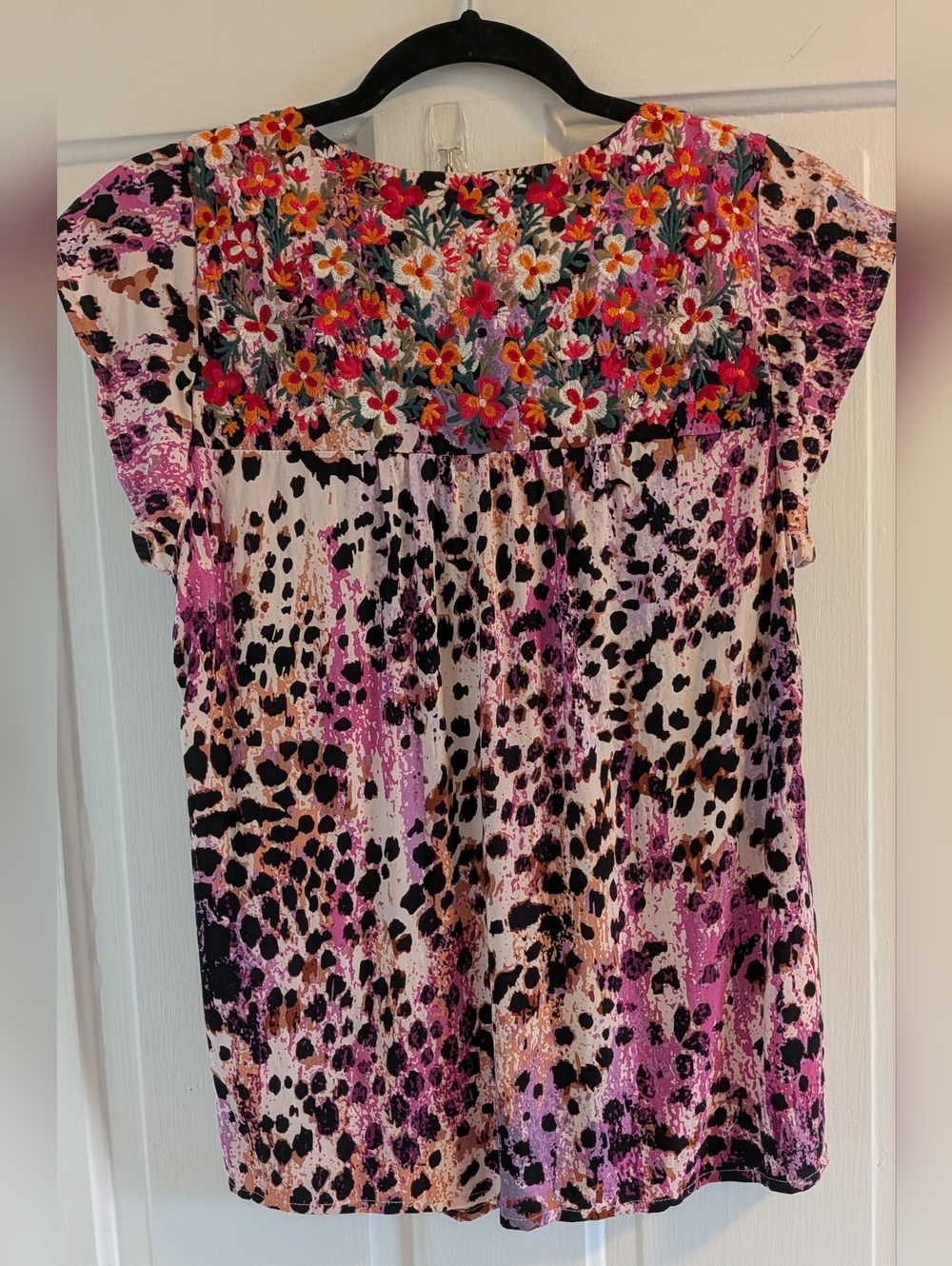 Savanna Jane Embroidered Animal Print Top Like New - Picture 4 of 6